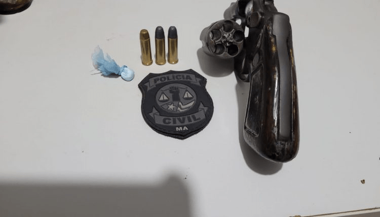 Homem é preso em Vargem Grande por porte ilegal de arma e posse de&nbsp;drogas