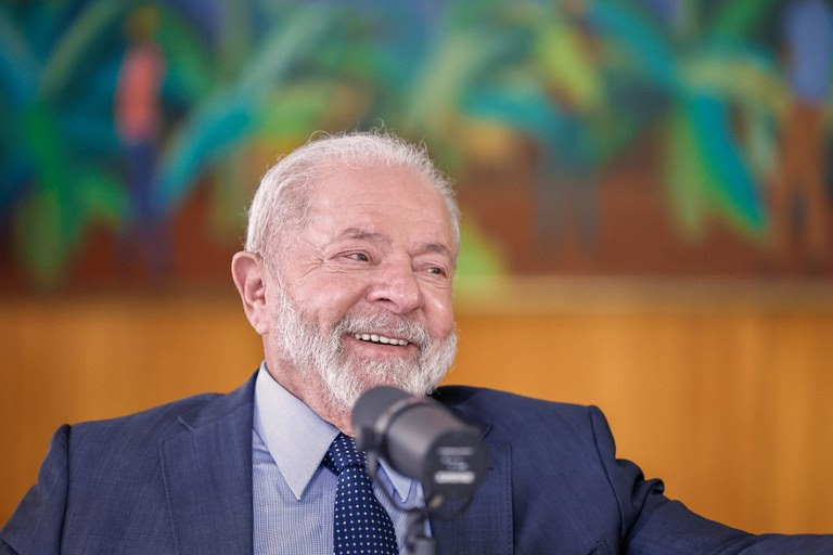 Pesquisa aponta liderança de Lula em todos os cenários eleitorais