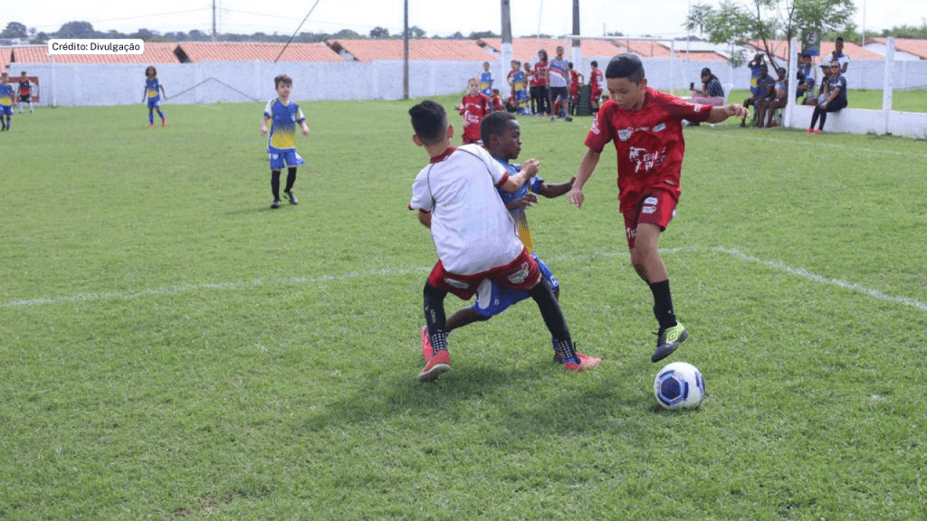 Projeto atenderá 60 crianças com treinos de futebol e acompanhamento&nbsp;escolar