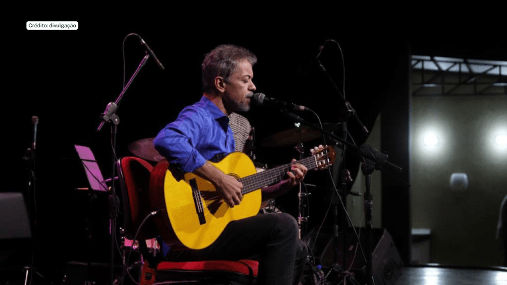 Show “O Bis e Canções de Chico” com Marconi Rezende no Teatro Arthur&nbsp;Azevedo