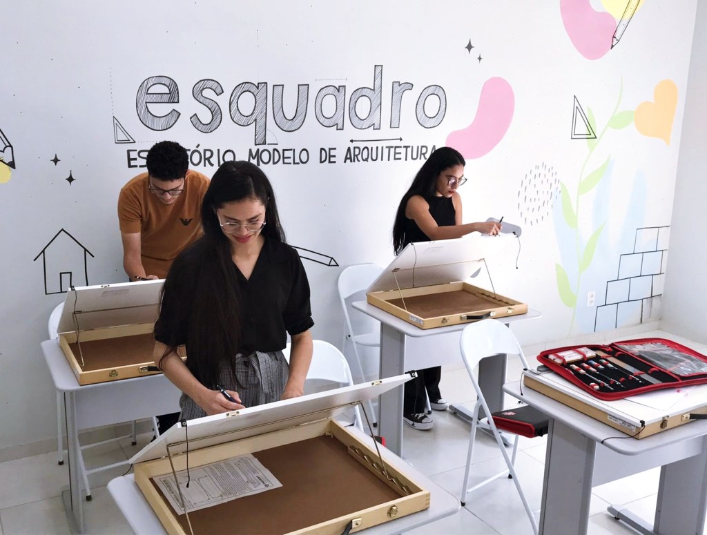 Arquitetura sem barreiras: estudantes desenvolvem projetos arquitetônicos sem custo para&nbsp;comunidade