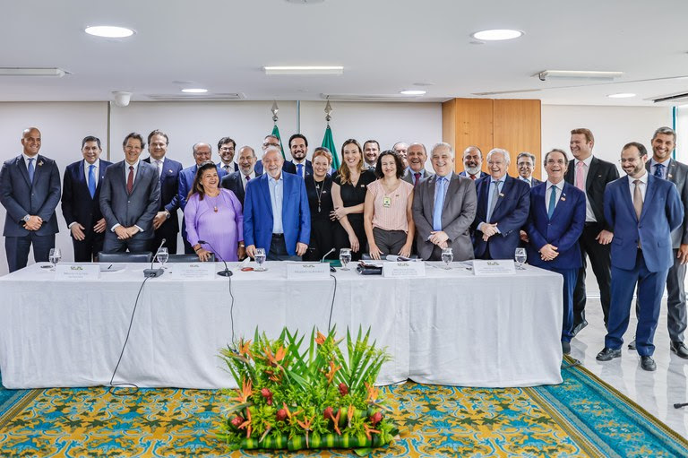Presidente defende acesso a crédito em reunião com integrantes do&nbsp;Conselhão