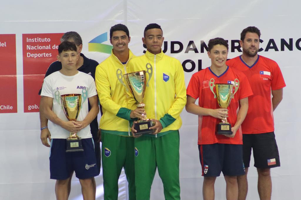 Natação: Paulo Marcelo leva 2 ouros no Sul-Americano&nbsp;Escolar