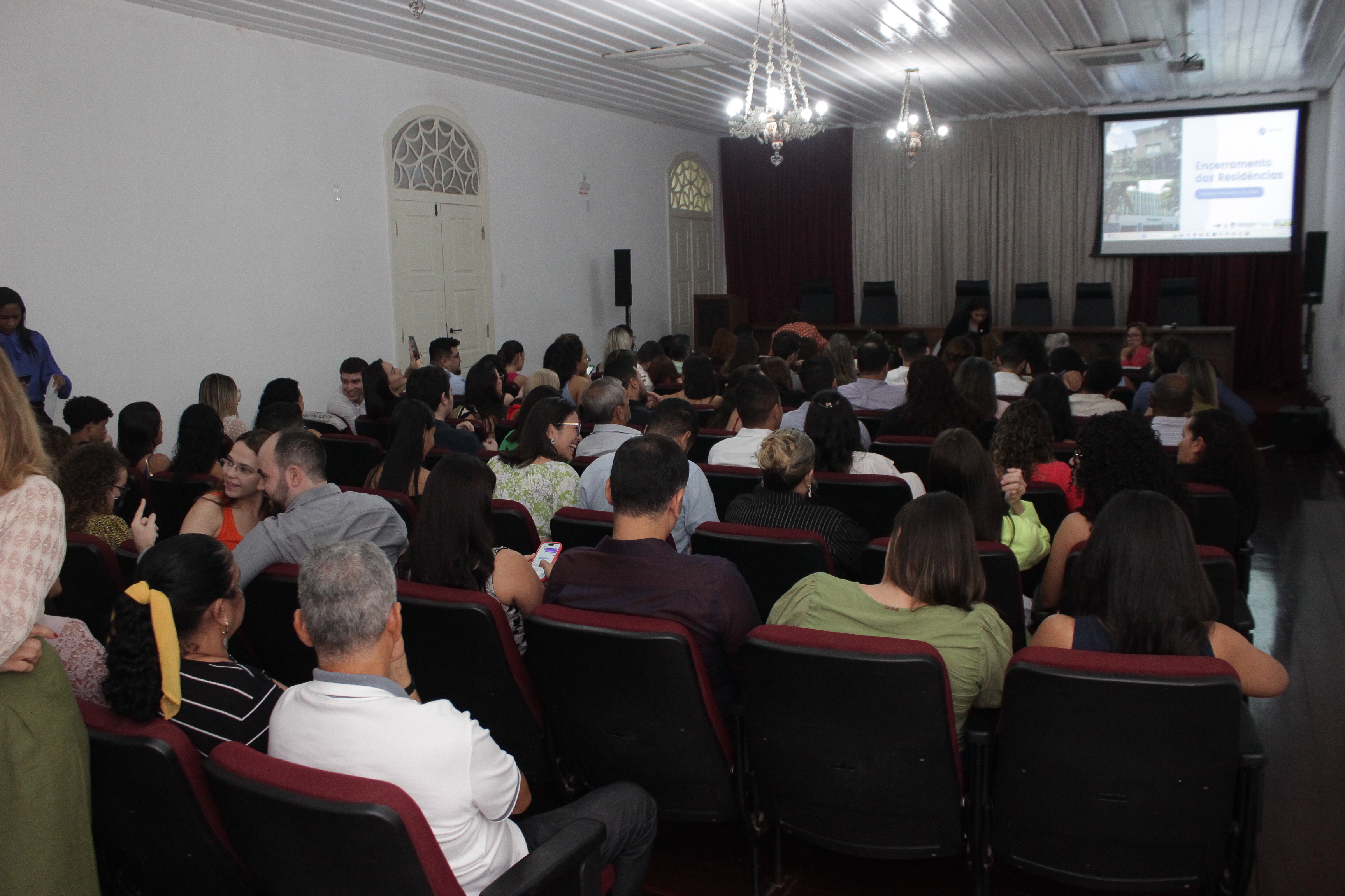 HU-UFMA entrega a sociedade 147 especialistas na área da saúde