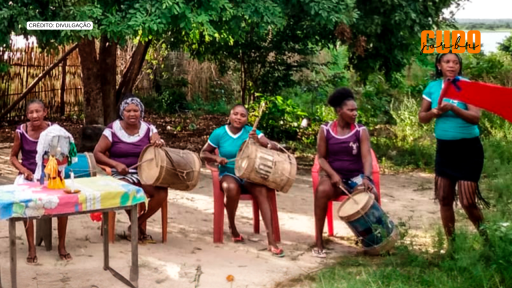 Caixeiras quilombolas da Vila Maria apresentam Baile de Caixa no Pátio&nbsp;Aberto