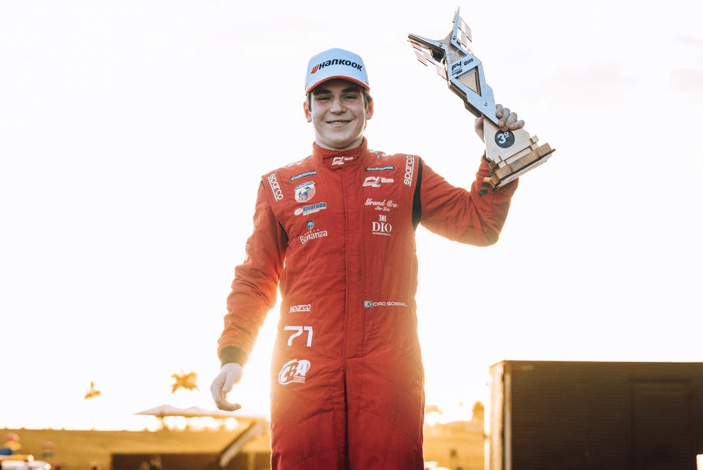 Piloto maranhense Ciro Sobral sobe ao pódio na quarta etapa da F4&nbsp;Brasil