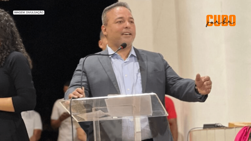 Candidato Fred Campos usa tornozeleira eletrônica enquanto continua campanha eleitoral em Paço do&nbsp;Lumiar