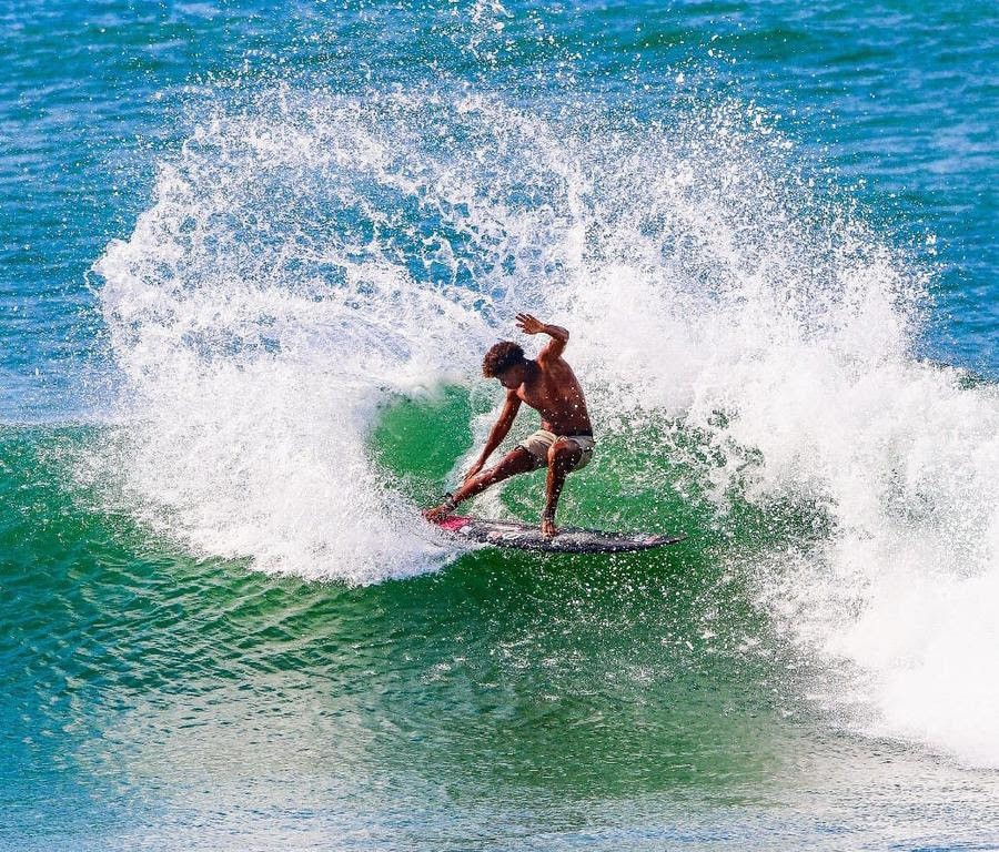 Kadu Pakinha chega às semifinais da segunda etapa do Circuito Tríplice Coroa de&nbsp;Surf