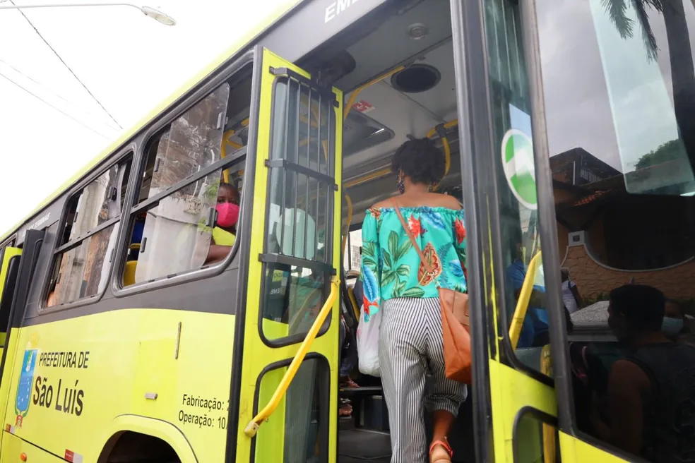 Câmara Municipal de São Luís aprova pagamento de passagens com Pix e cartão