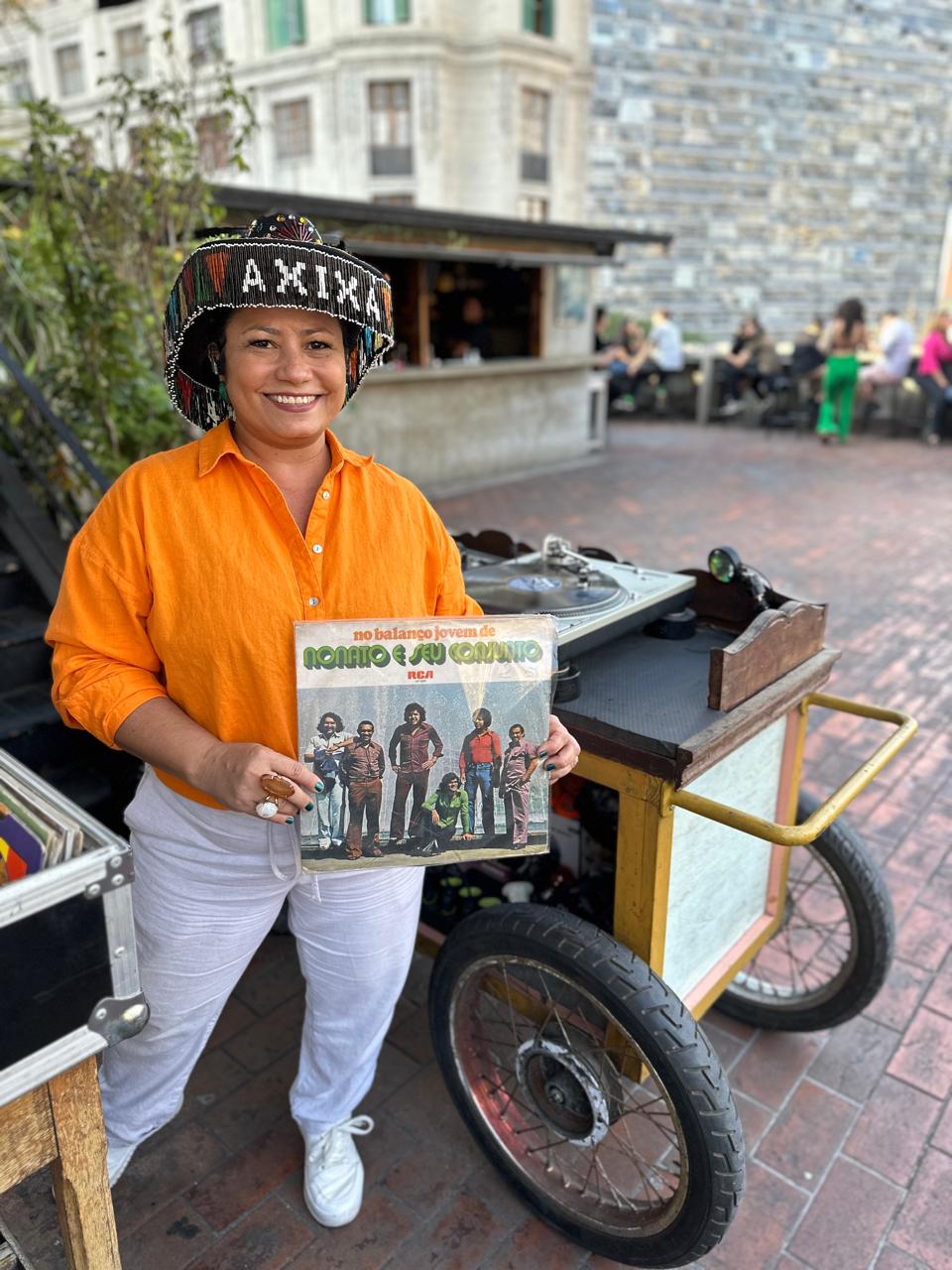 Neste sábado, 05, Feira de Vinil da Tralha ocupa a escadaria da Rua do&nbsp;Giz