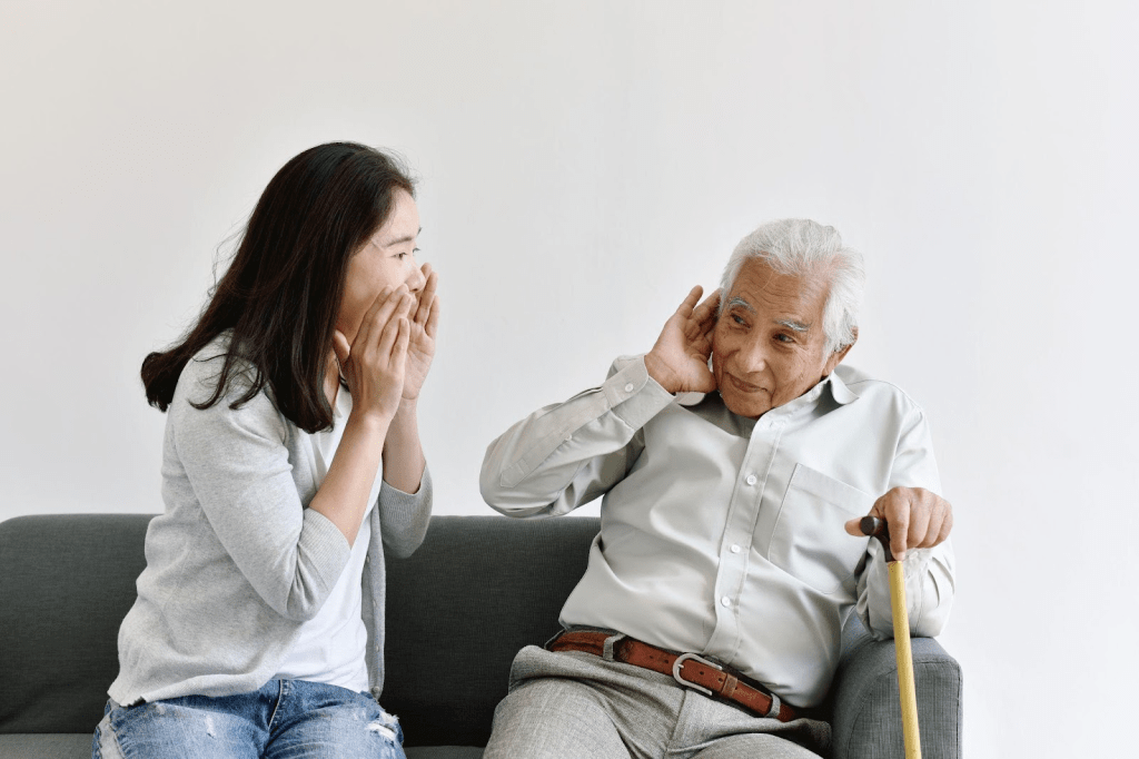 Ãh? Repete o que você falou? Veja como identificar os primeiros sinais de perda&nbsp;auditiva