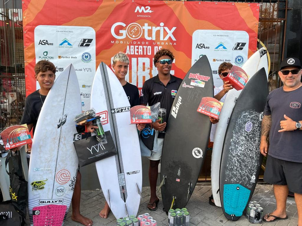 Kadu Pakinha é vice-campeão na última etapa do Aberto de Surf Recreio