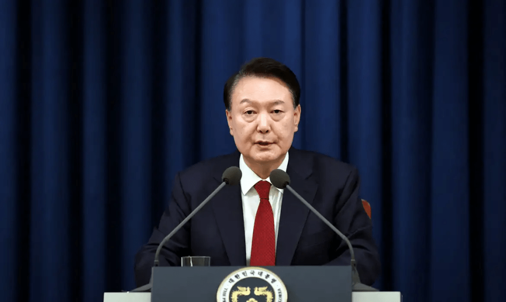 Ministério da Justiça da Coreia do Sul proíbe presidente Yoon Suk-yeol de deixar o&nbsp;país