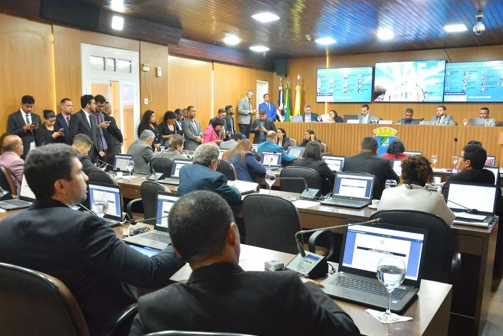 A prioridade da Câmara Municipal de São Luís: aumento salarial dos amigos