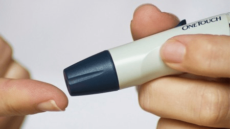 Mulheres com glicemia não controlada têm maior risco de declínio cognitivo do que&nbsp;homens