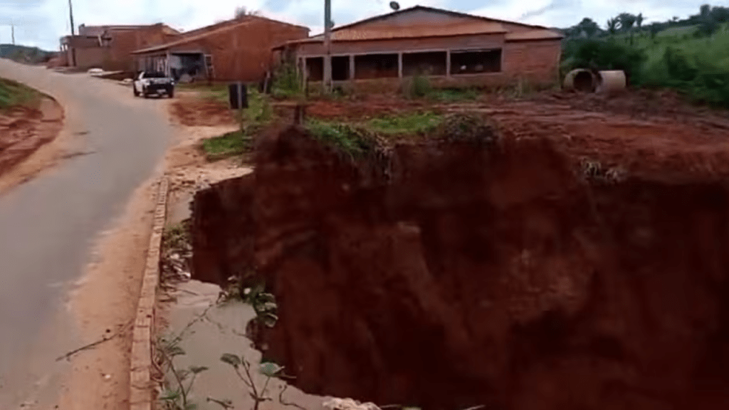 Erosão ameaça isolar cidade de Brejo de&nbsp;Areia