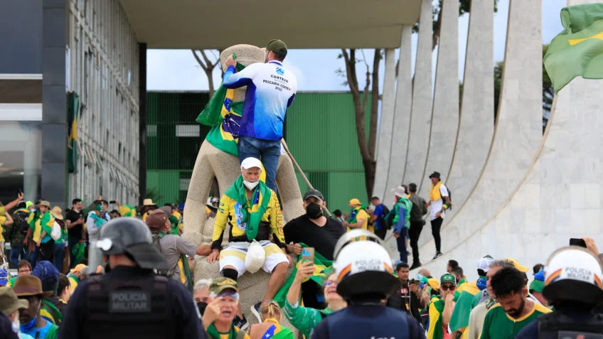STF já responsabilizou 898 envolvidos nos ataques golpistas de 8 de&nbsp;janeiro