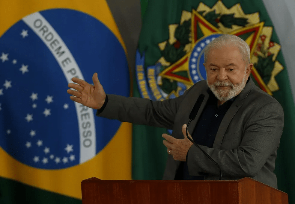 Lula exonera ministros com mandato para garantir apoio no&nbsp;Congresso