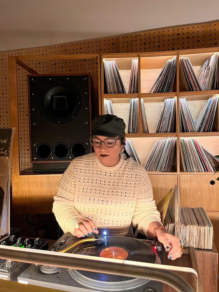 EDB LAB promove Discotecagem no Vinil para&nbsp;Mulheres