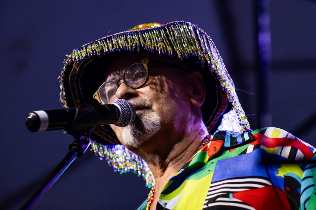 Multiartista maranhense Itaercio Rocha celebra a MPB com shows do espetáculo “Ralando o Cotovelo no Asfalto”, em São&nbsp;Luís