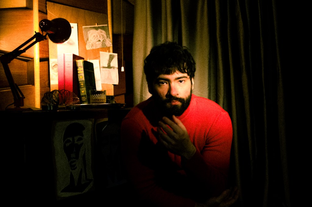 André Araújo estreia carreira solo com “Ultravioleta”, single que une bossa nova e raízes&nbsp;maranhenses