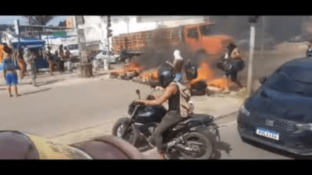 Manifestação bloqueia Estrada de Ribamar e provoca queima de pneus no&nbsp;Maranhão