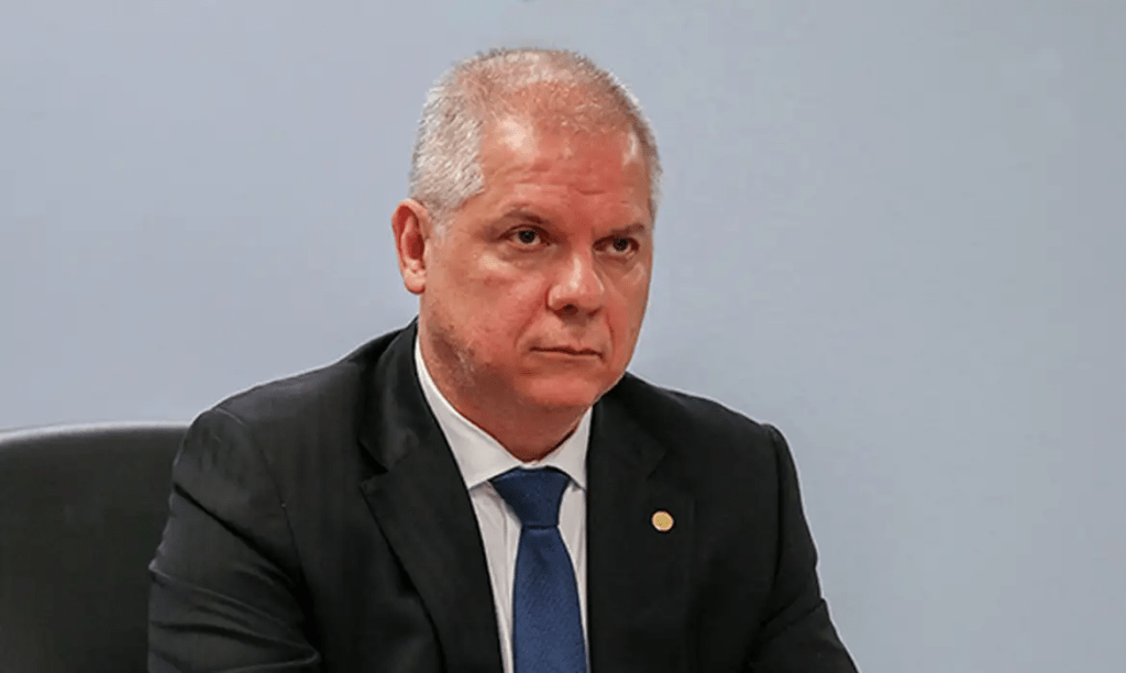 Presidente do INSS é exonerado após operação da PF investigar desvios de R$ 6,3&nbsp;bilhões