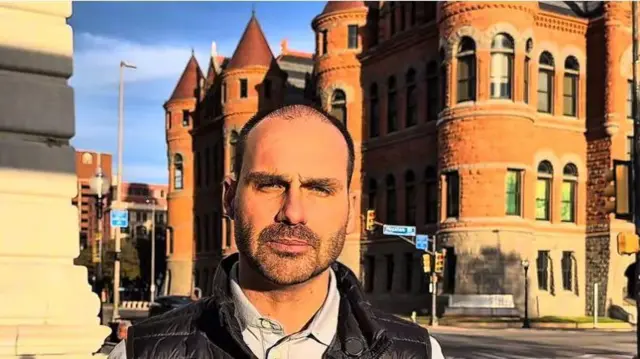 Ministro do STF abre inquérito contra Eduardo Bolsonaro por atuação nos EUA