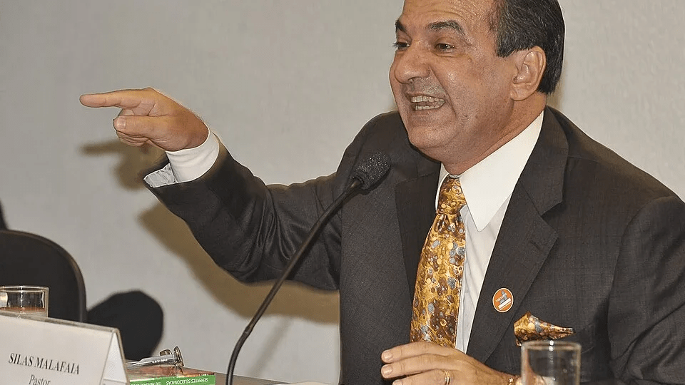 Documentos revelam que pastor Silas Malafaia declarou renda mensal de R$ 100 mil à&nbsp;PF