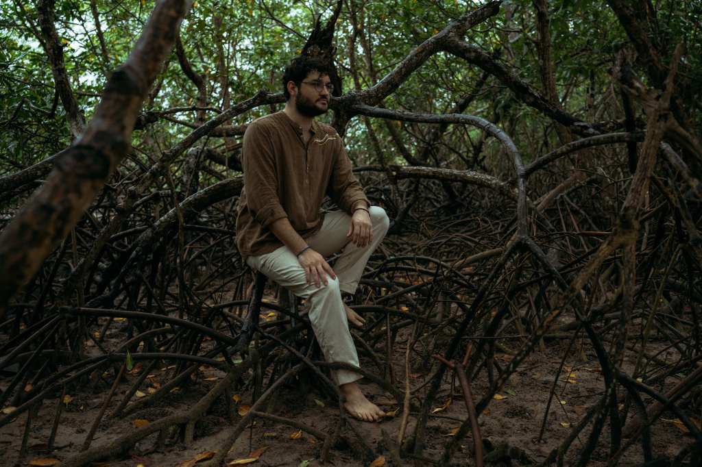 Com faixas inéditas, participações especiais e novas versões, Marcos Lamy lança “Braço de Mar”, seu novo álbum de&nbsp;estúdio