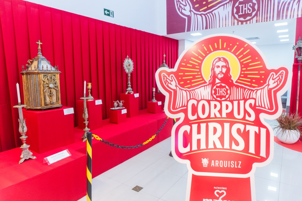Exposição Corpus Christi percorre os principais shoppings da&nbsp;cidade