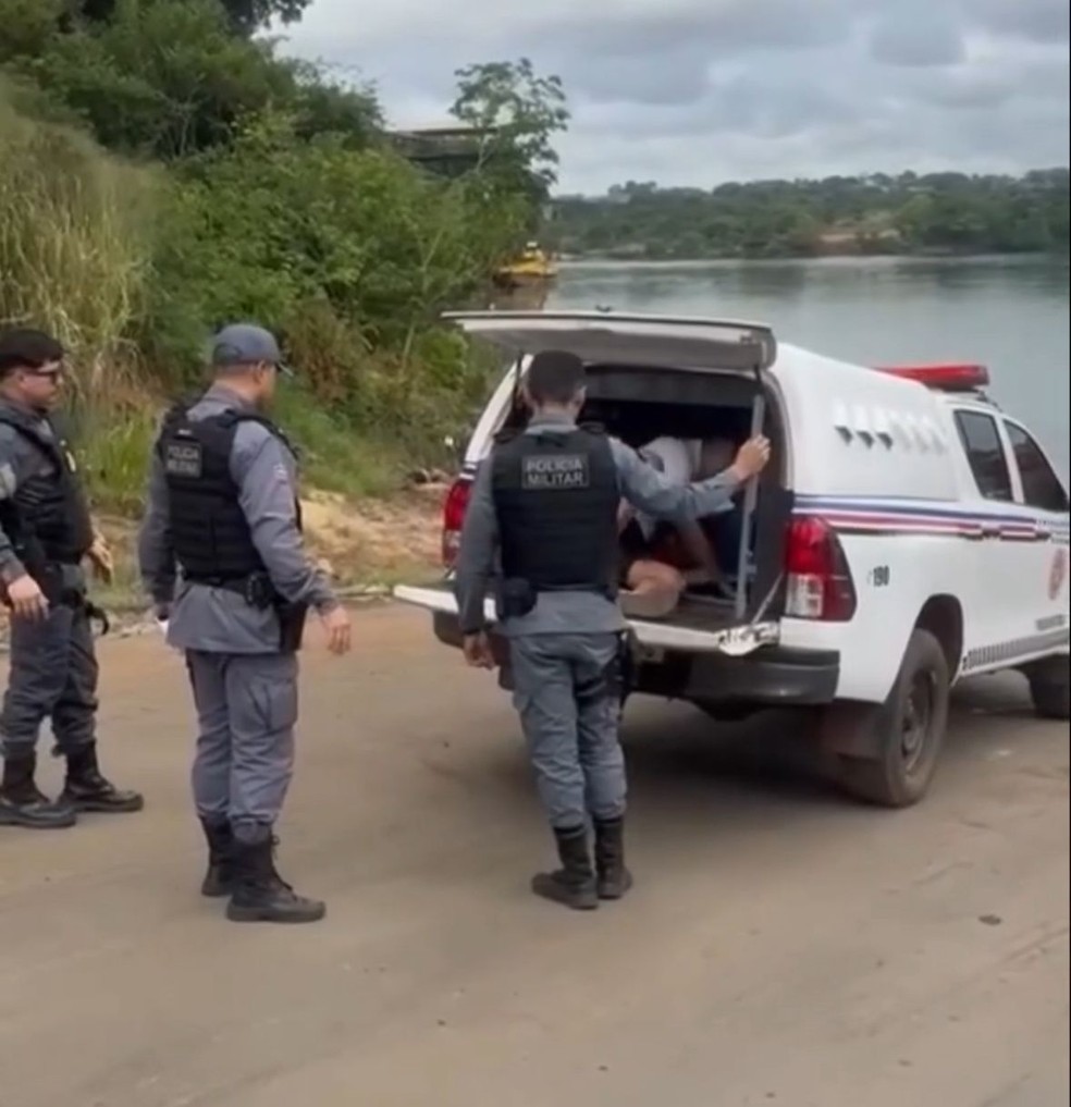 Vereador é preso após causar tumulto e urinar em público durante travessia de&nbsp;balsa