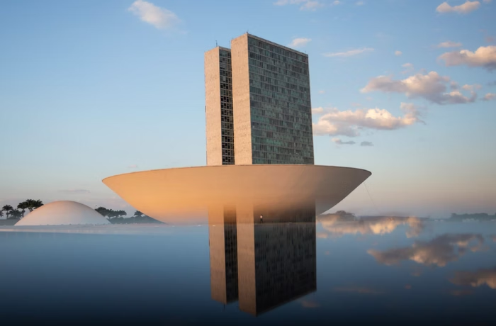 Maranhão concentra R$ 75 milhões em emendas para prefeituras de parentes de deputados