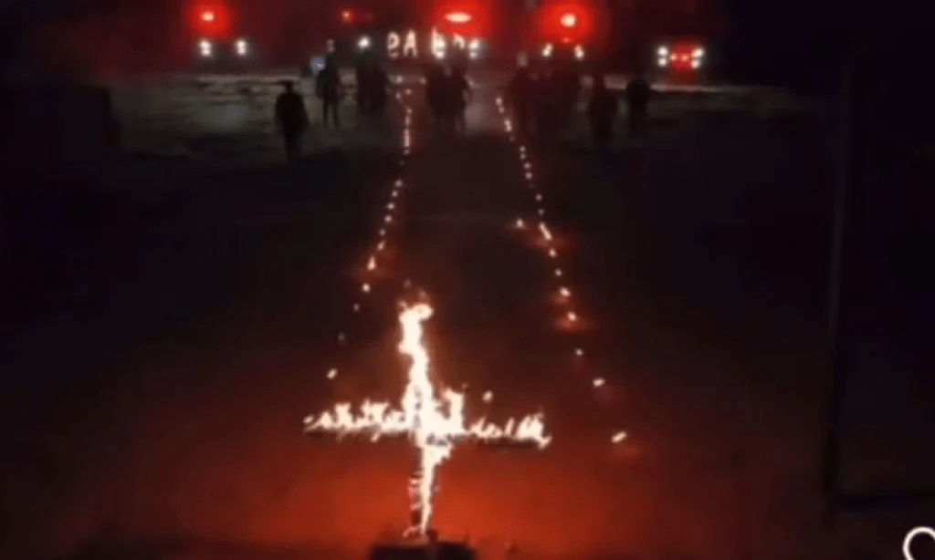 Ministério Público arquiva denúncia contra PMs flagrados queimando cruz em&nbsp;ritual