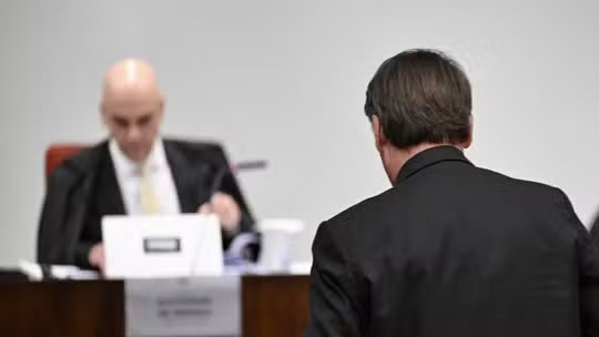 Ministro Moraes acusa Bolsonaro de extorsão e atentado à soberania&nbsp;nacional