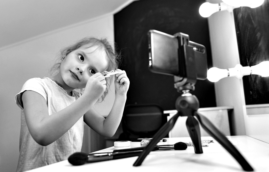 Adultização infantil: o que está em jogo no projeto de lei que tramita no&nbsp;Congresso