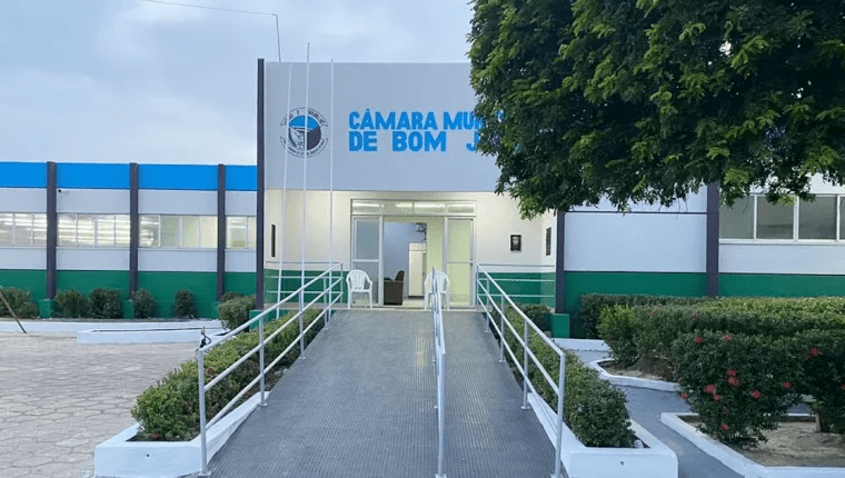 Justiça condena ex-vereadores de por desvio de R$ 108 mil em Bom&nbsp;Jardim