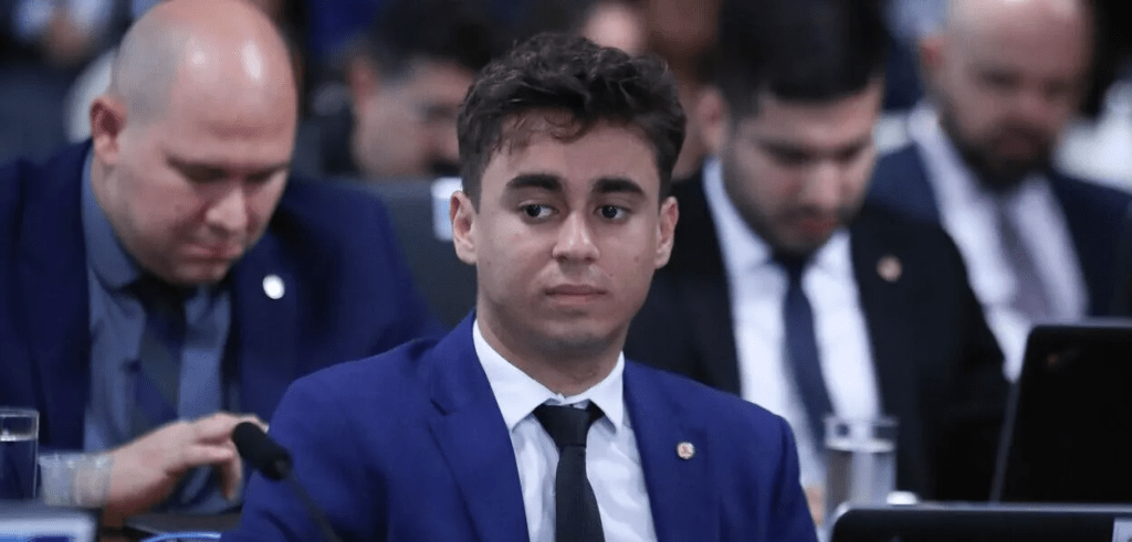 Deputado que cuspiu na memória de Marielle agora lidera caça às bruxas digital por morte de extremista dos&nbsp;EUA