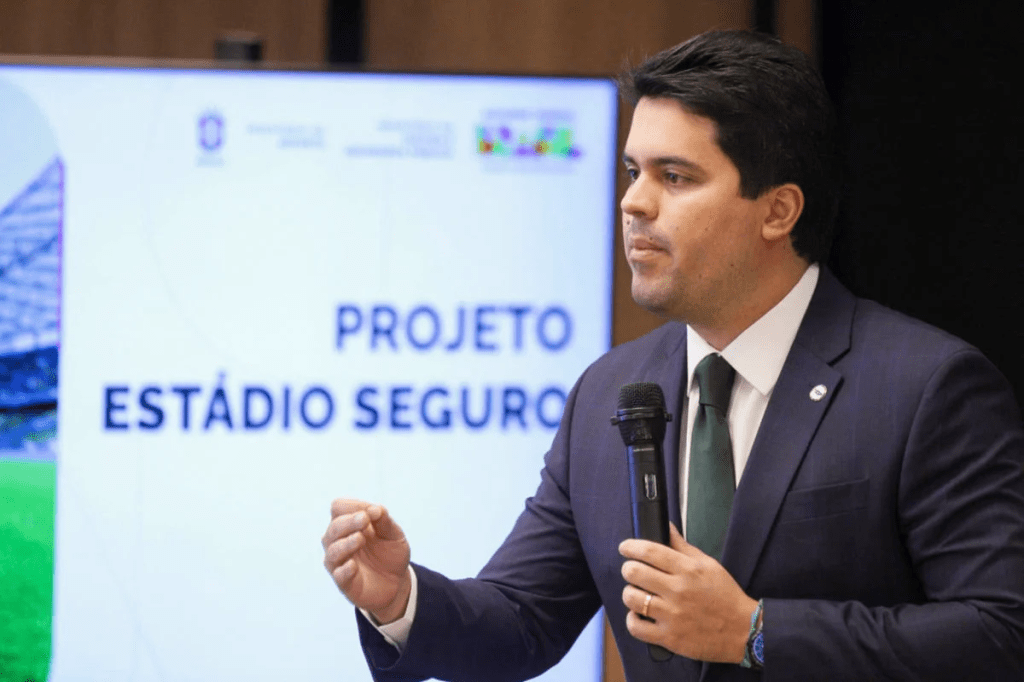 Ministro do Esporte defende permanência no governo após racha com&nbsp;partido