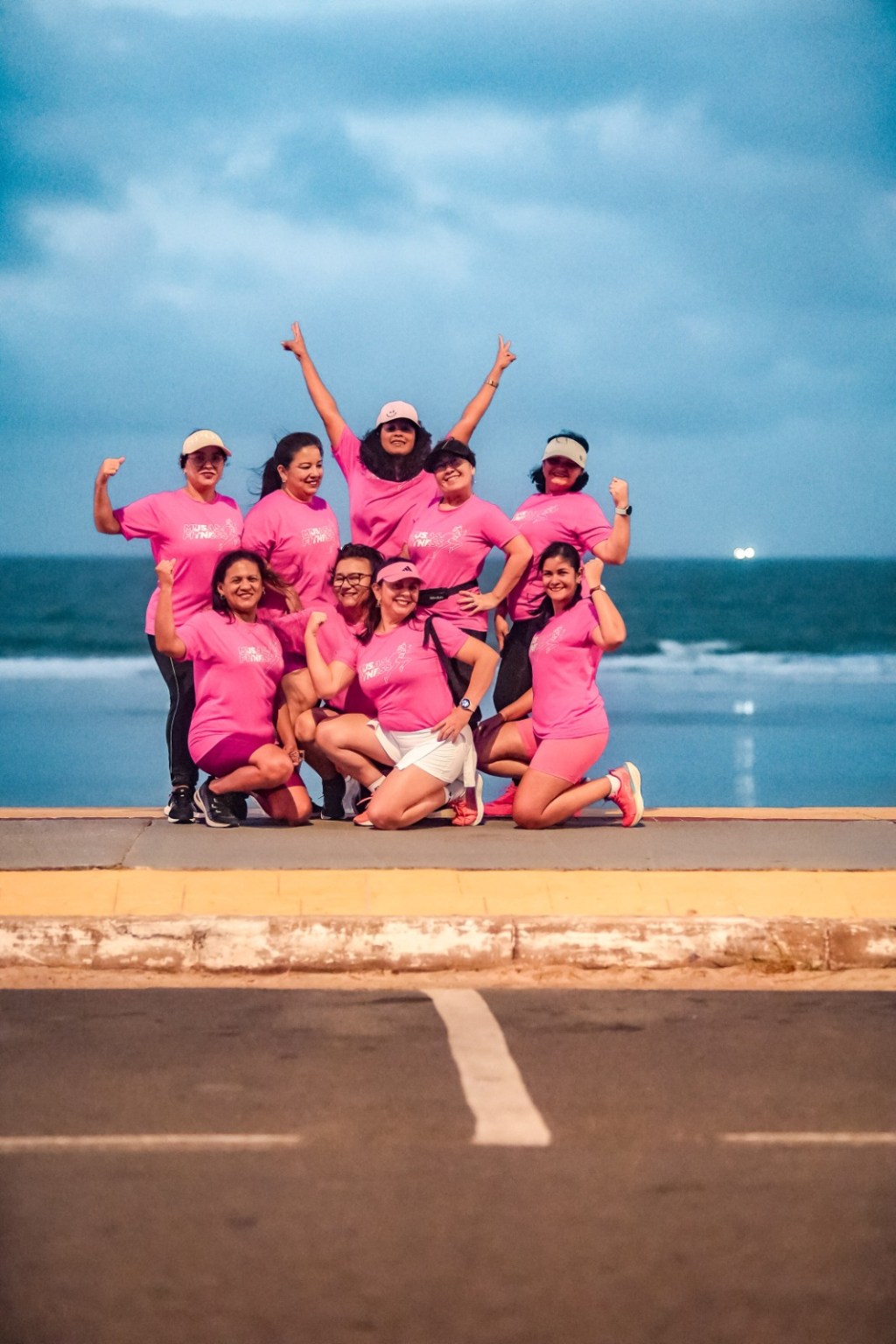 Do escritório à praia: grupo de colegas transforma caminhadas em terapia e fortalece laços no&nbsp;trabalho