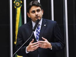 Juscelino Filho assume comando de frente parlamentar sobre telecomunicações