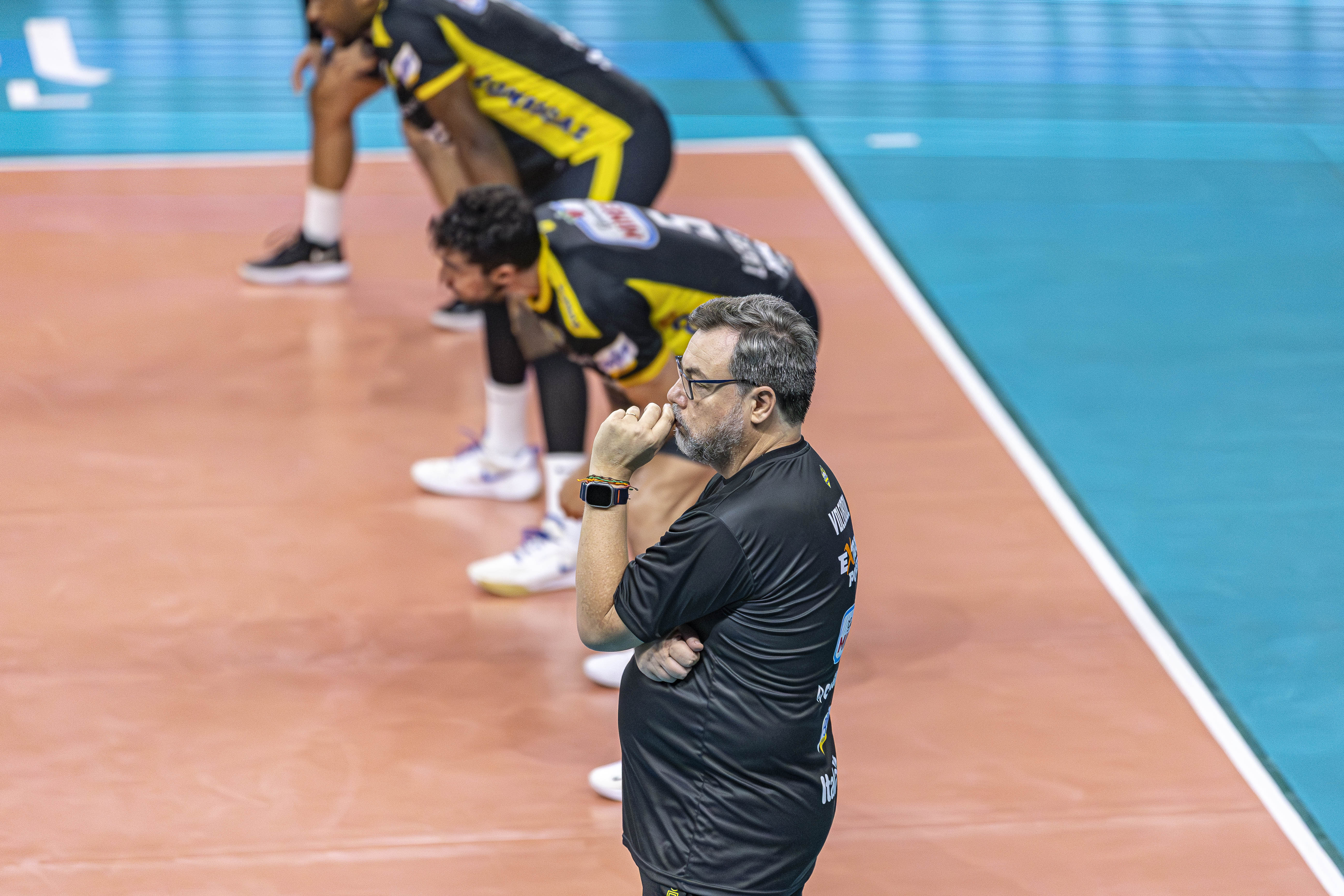 Técnico do Praia Clube convoca torcida para partida da Superliga Masculina em São Luís