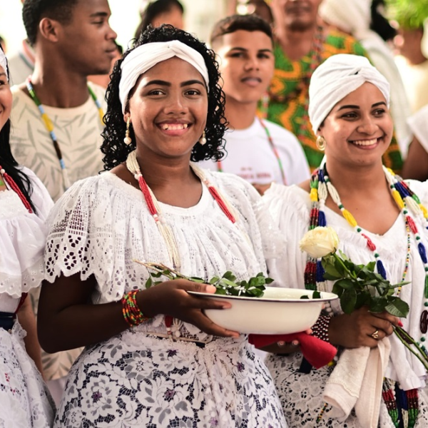 Tradição e fé ocupam as ruas de São Luís em cortejo de matriz&nbsp;africana