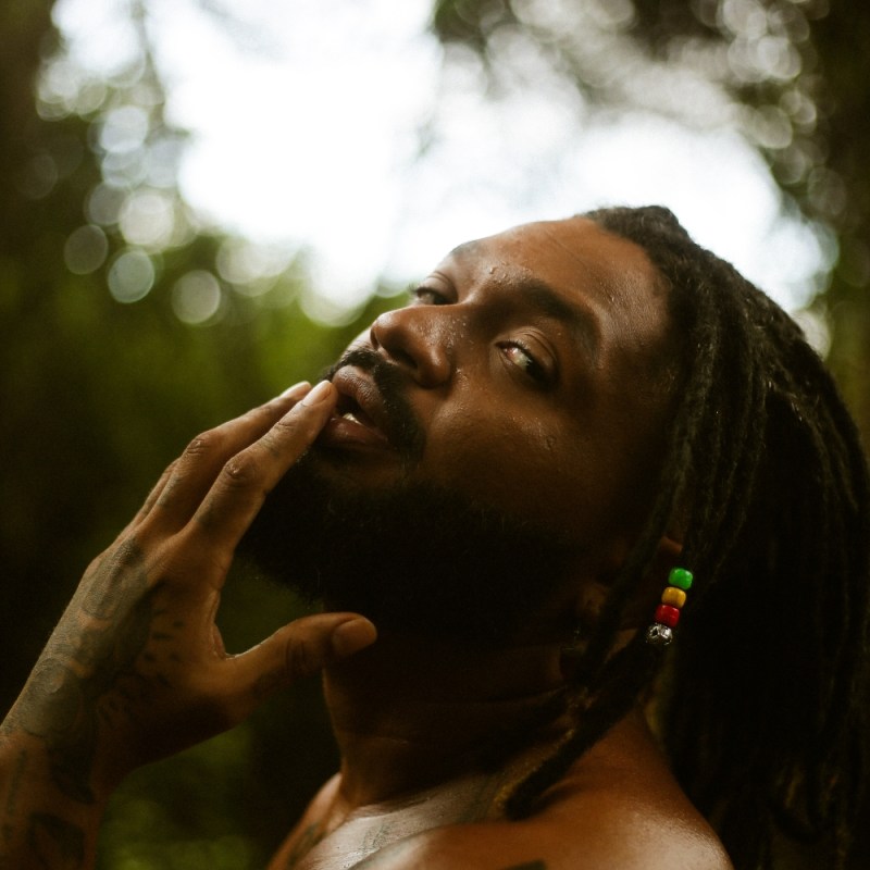 Cantor maranhense Yagô aposta em reggae futurista no single&nbsp;“Nádegas”