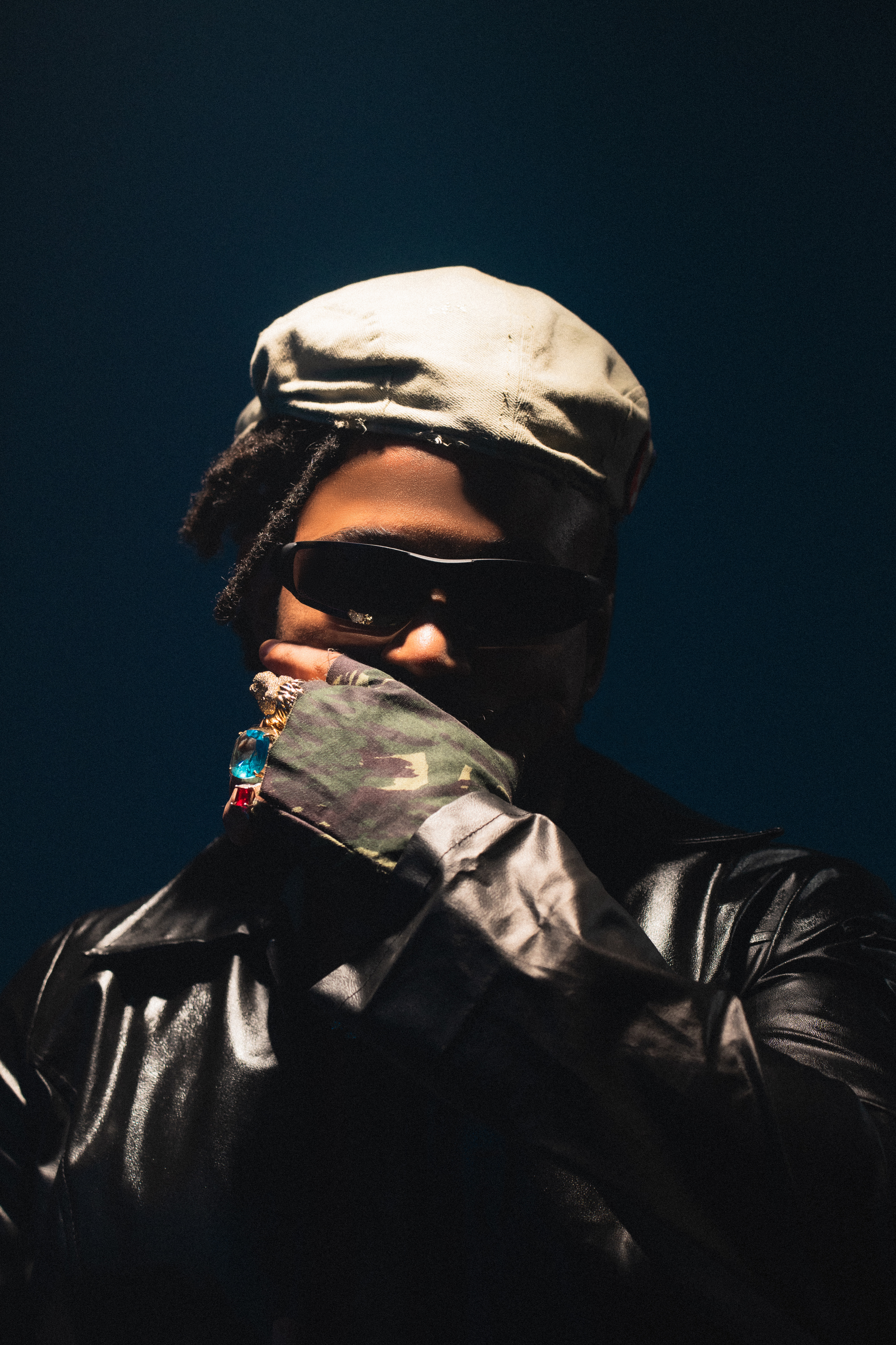 Jota SF emerge das profundezas com primeiro álbum&nbsp;solo