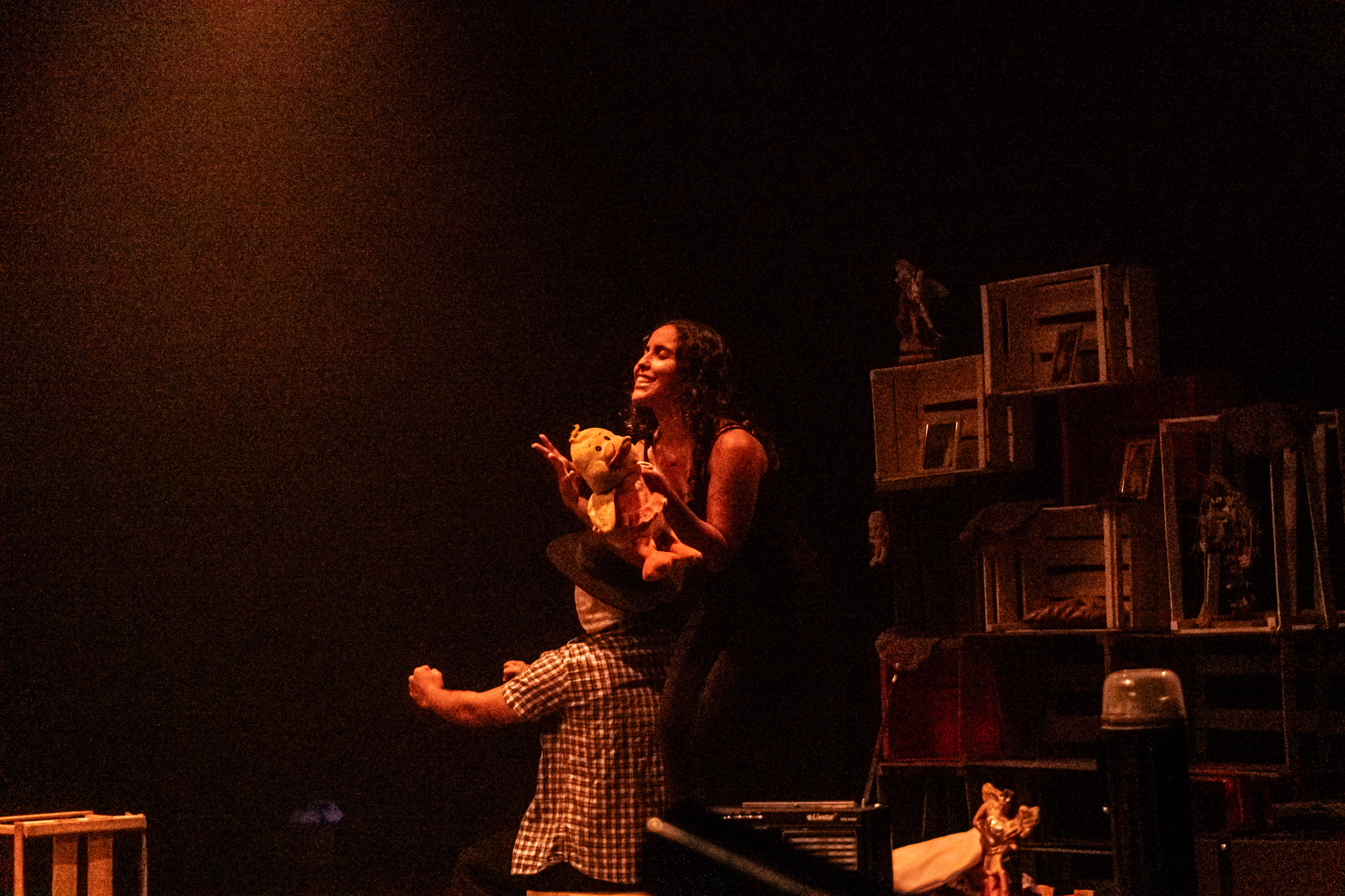 Programação de férias do Teatro Sesc traz espetáculo ‘Entrelinhas’ com coletivo&nbsp;pluricultural