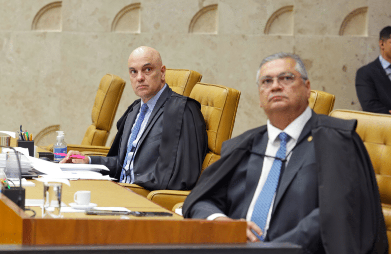 COMO A FORMAÇÃO PODE SALVAR O JORNALISMO DA SELVA DAS REDES